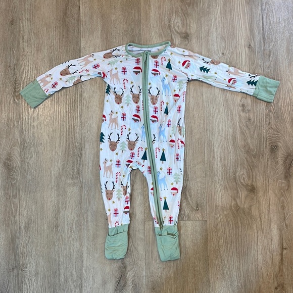 Spearmint baby Christmas pajamas - Picture 1 of 4